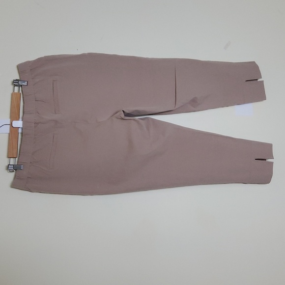 Isaac Mizrahi Women's Tan Pull-on Pants Size 18WT - Picture 4 of 7